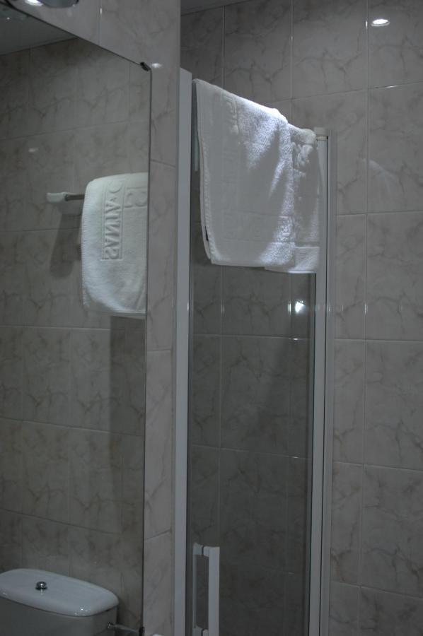 ホテル サンタクルス オビエド 部屋 写真
